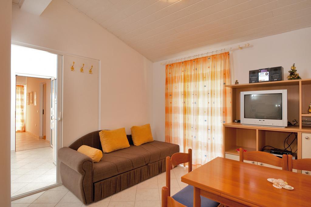 Beach Resort Apartments Bucina Baška Voda エクステリア 写真