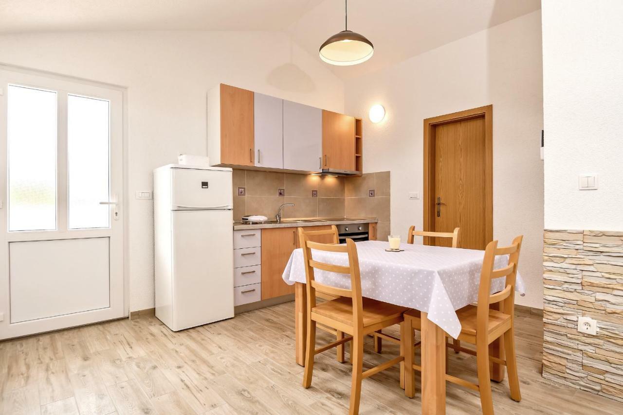 Beach Resort Apartments Bucina Baška Voda エクステリア 写真